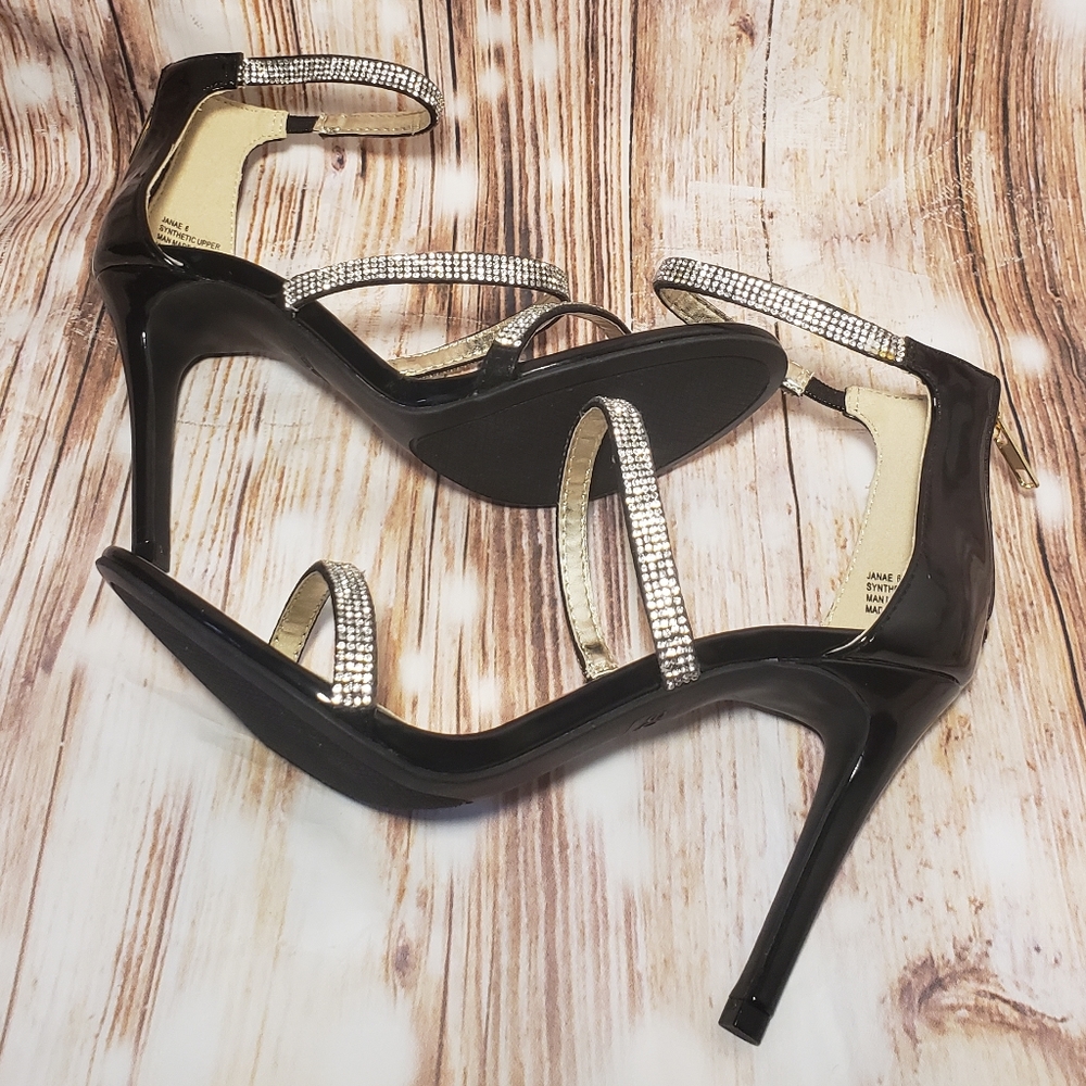 New bebe Beautiful sandals